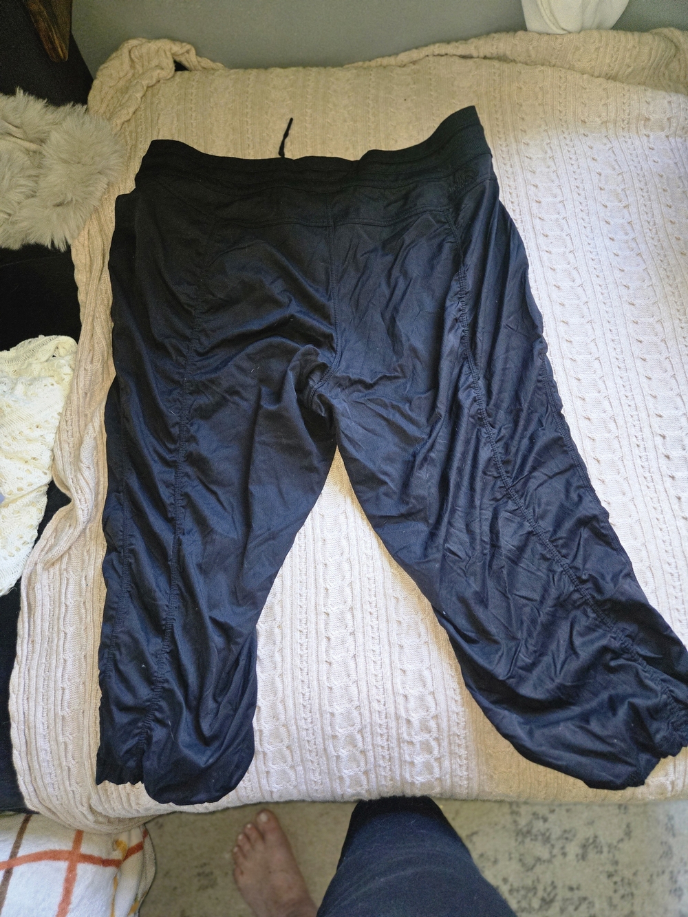 Plus The North Face Black Women's Light Weight Capri Joggers - Picture 2 of 4